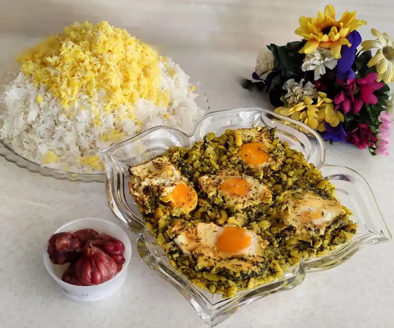 خورشت باقلا قاتق