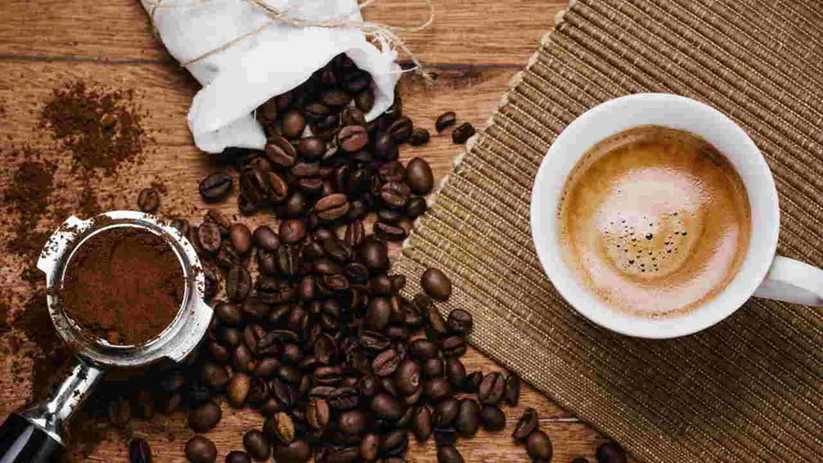 از فواید و مضرات چای و قهوه چه می‌دانیم؟ | بهترین زمان خوردن قهوه ؛ این افراد نباید ناشتا قهوه بخورند 