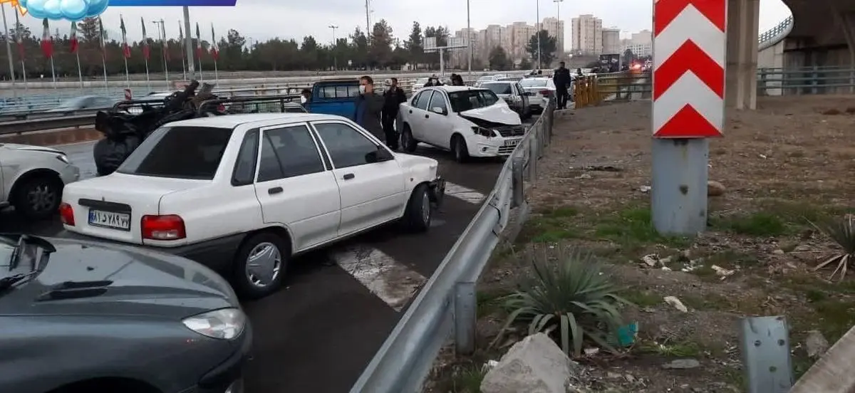 ببینید /تصادف وحشتناک در اتوبان حکیم تهران | تصادف زنجیره ای 20 خودرو در تهران